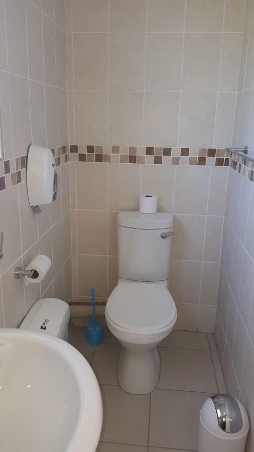 Silver Rest Guesthouse Mafikeng Kültér fotó