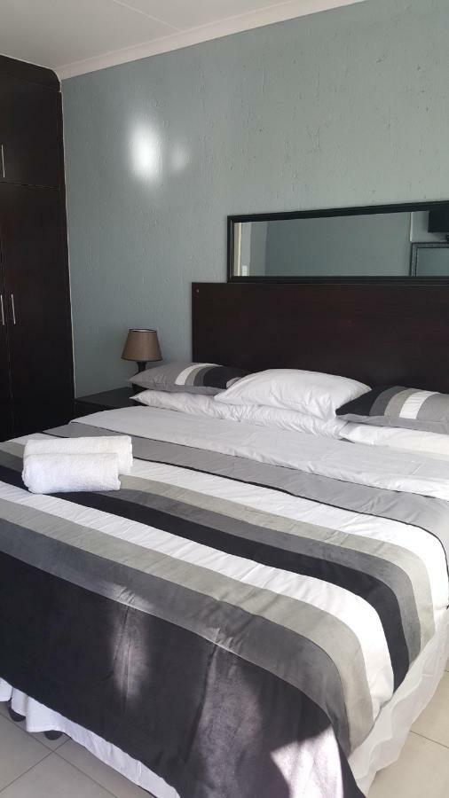 Silver Rest Guesthouse Mafikeng Kültér fotó
