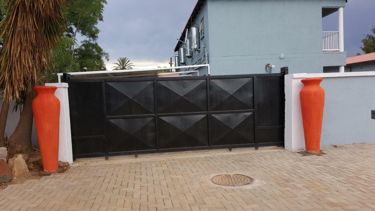 Silver Rest Guesthouse Mafikeng Kültér fotó